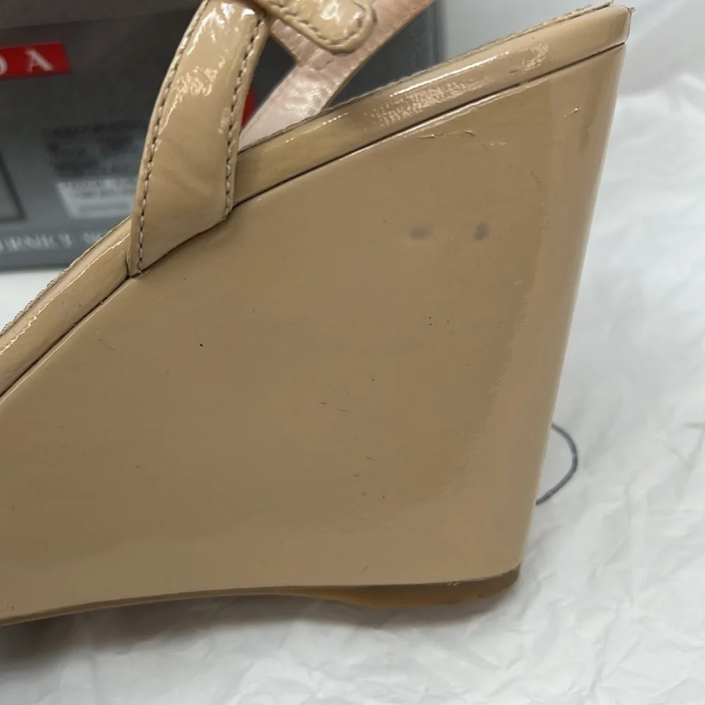 Prada Sz 37 Nude Cream Beige Patent Leather Wedge Sandals w/Original Box